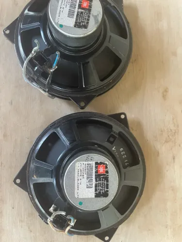 Auto falantes automotivos 