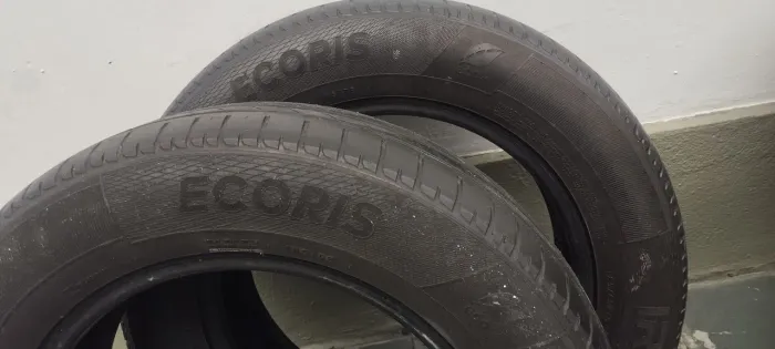 Pneus 185/65/R15. / o par