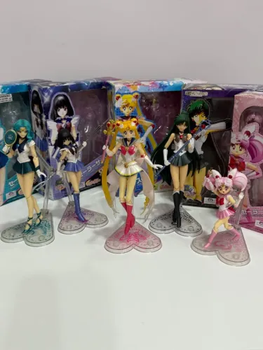 Lote Sailor Moon SH Figuarts Bandai Super Sailor Moon Plutão Chibi Moon Netuno Saturno