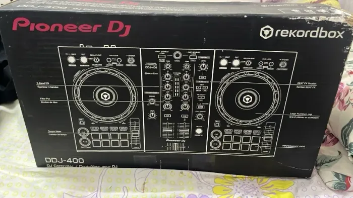 Controladora nova Pioneer DDJ 400 na caixa