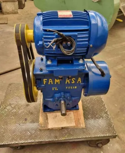 Redutor com motor de 5 CV marca Famasa para elevadores Simples ,leia a descrição