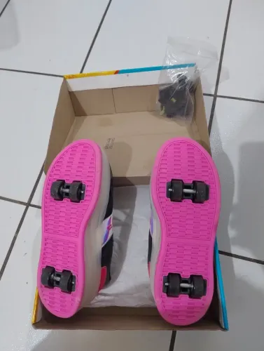 Tênis Rodinha usado 2x semi novo