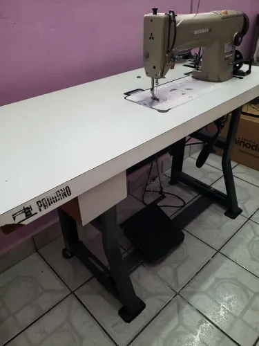 Maquina de costura reta industrial