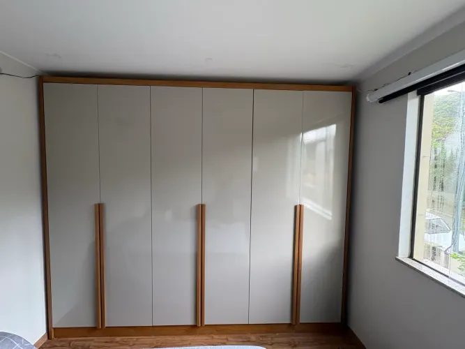 Armário 6 portas semi novo