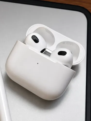 AirPods 3