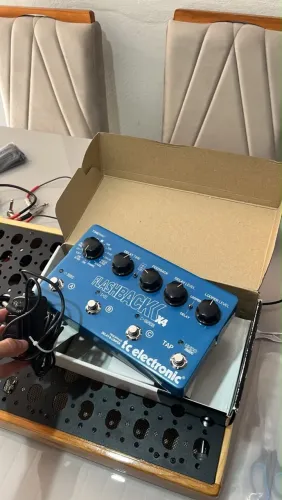 Pedal de delay (Flashback X4)