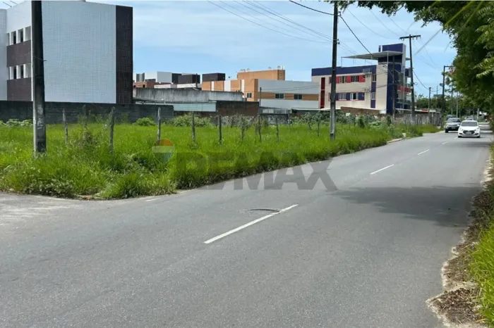 Excelente Terreno de Esquina com 638 m² PERIMETRAL SUL/