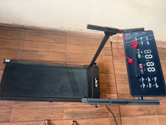 Vendo uma esteira elétrica semi nova