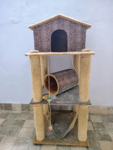 Casinha brinquedo arranhador de gato 