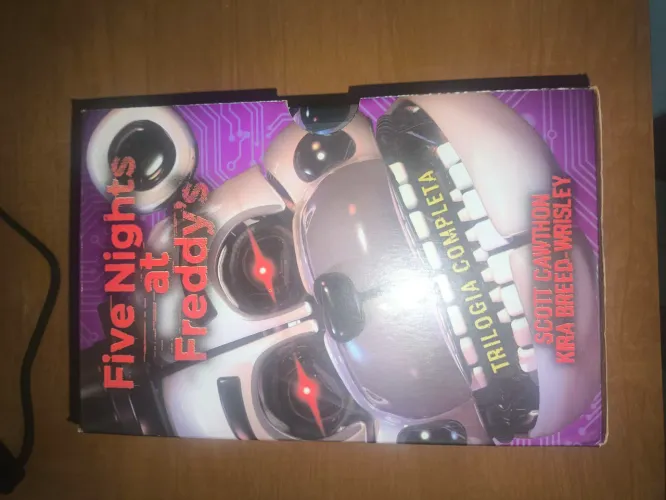 Box de livros Five Nights at freddy's