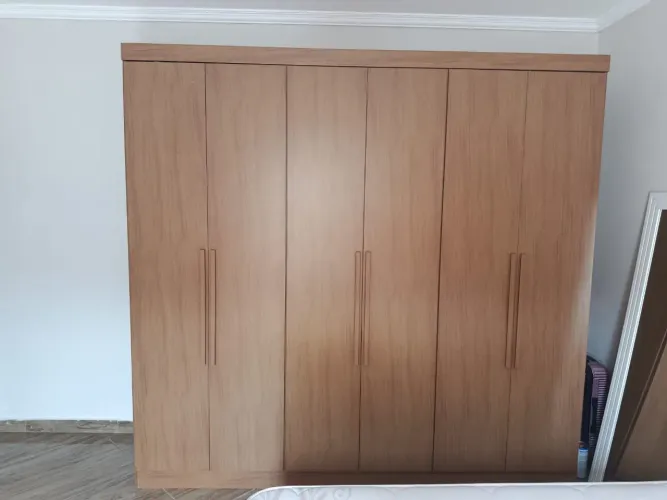 Guarda roupa casal 6 portas