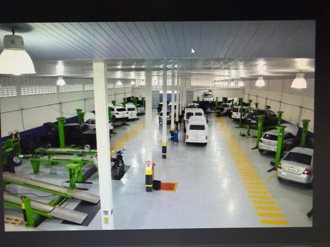  1 vaga  para mecânico/eletricista de veículos com experiência. 