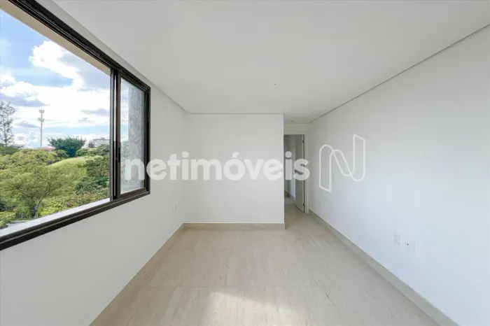 Cobertura à venda no Castelo 2 quartos, suíte e 2 vagas paralelas