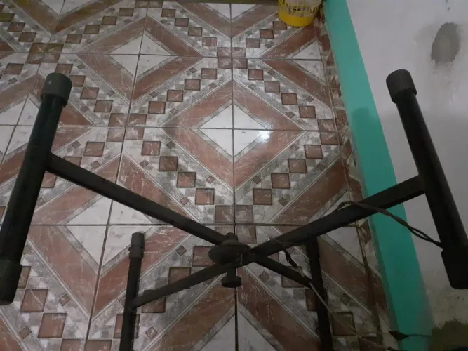 Suporte para teclado e microfone