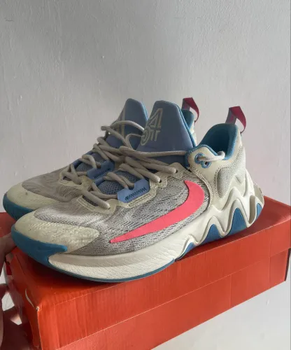 Tênis Nike tamanho 39