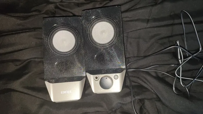 Vendo caixa de som edifier r19bt 4w