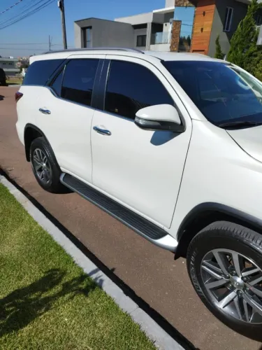 Toyota Hilux SW4 SRX 4X4 2.8 TDI 16V Dies. Aut. 2017