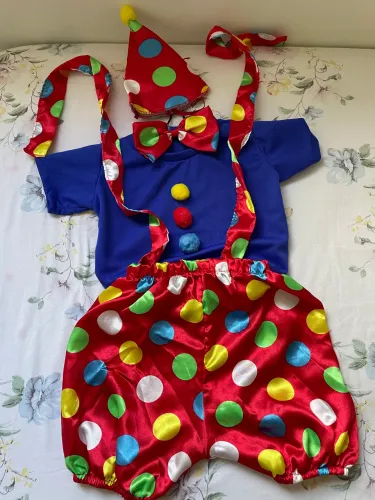 Fantasia de palhaço para menino