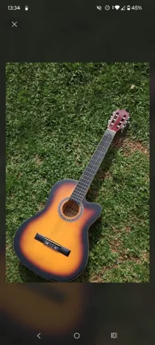 Vende-se esse violão