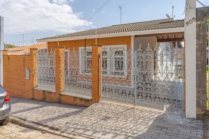 Casa para venda e locação em Vila Mutton com 3 quartos, sendo 1 suíte, 222m²