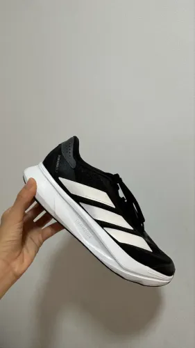 Tênis adidas