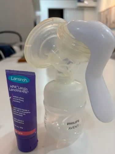 Bomba extratora de leite materno manual
