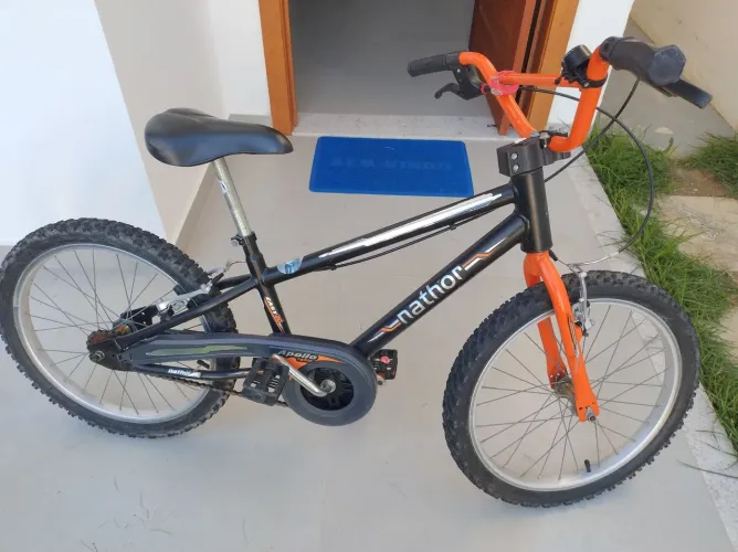 Bicicleta infantil Apollo Nathor aro 20 - usada