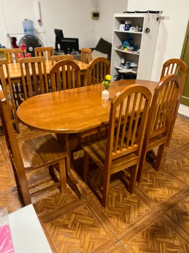 Mesa de jantar Madeira maciça oval 6L nova em loja. Entregamos 