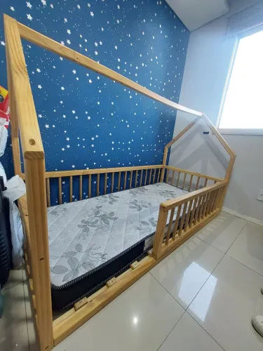 Cama montessoriana infantil tamanho solteiro + colchão 1,88 x 78 usado