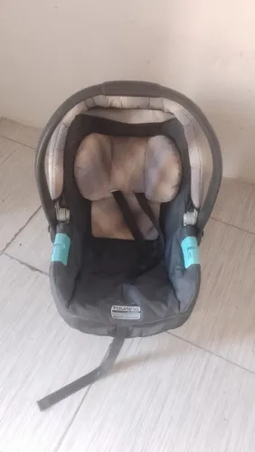 Vendo bebê conforto simi novo ? em perfeito estado