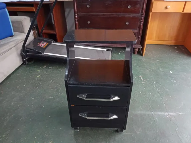 Mesa de Cabeceira com 2 Gavetas