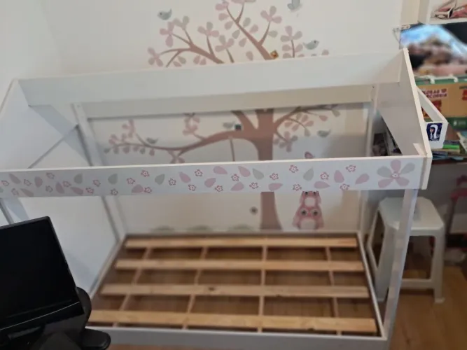 Cama infantil Montessoriana, pouco uso