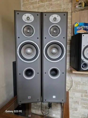 Caixas torre jbl