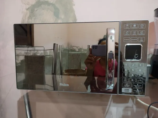 Micro-ondas poucos dias de uso