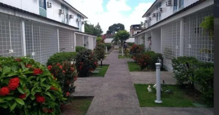 Alugo casa em condomínio fechado