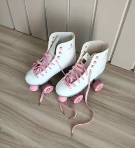 Patins Retrô Gonew <br>4 Rodas<br>Tamanho 30/39<br>Pouco uso 