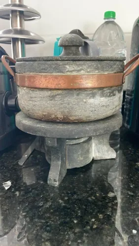 Panela de pedra 