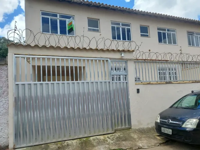 Aceito oferta! Vendo Casa São Pedro/ JF 450.000,00