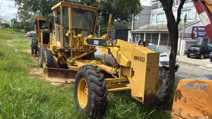 Motoniveladora Caterpillar 120H ( Ano 2008)