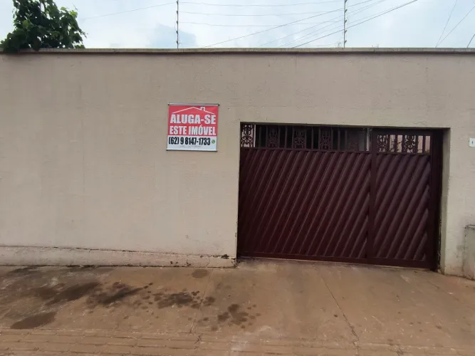Casa com três quartos no Conj. Vera Cruz II Goiânia-Go.