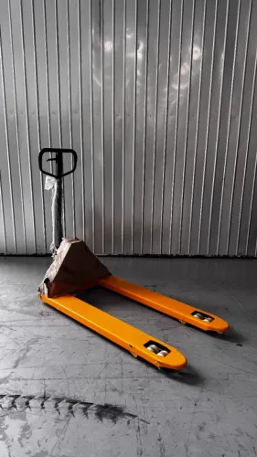 Paleteira Manual Nova (3 ton)