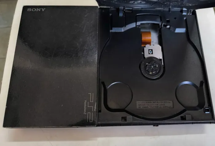 PS2 90001com 2Controles novos, cabos, Memory64MB, Leitor funcionando perfeitamente "VENDA"
