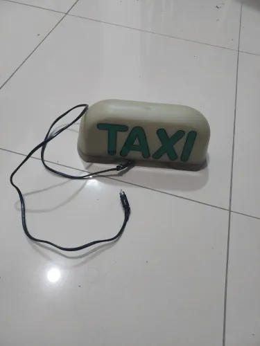 Vendo esse luminoso taxi desapego 