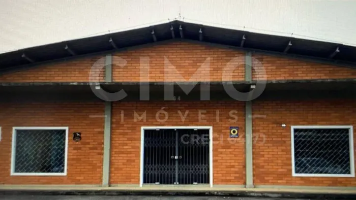 Galpão para locação em Brusque, Armazém 600 útil e pé de 6 Metros.