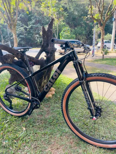 Caloi Elite Carbon Racing 2026 Shimano Deore Di2 12v