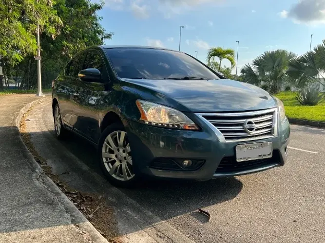 Nissan Sentra SL 2.0/ 2.0 Flex Fuel 16V Aut. 2016