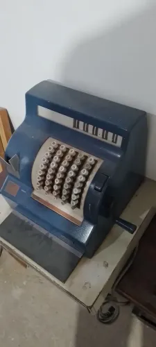 Maquina registradora antiga ler a descrição