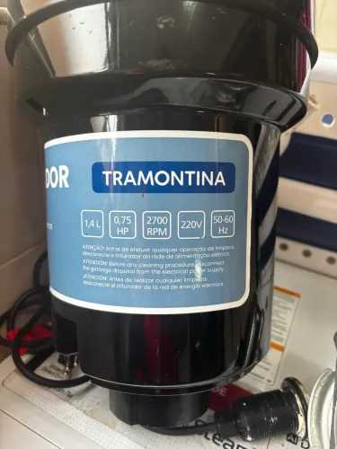 Triturador Residencial de Alimentos - Pia