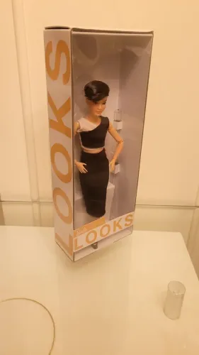 Barbie Signature Looks Model #3 Colecionador