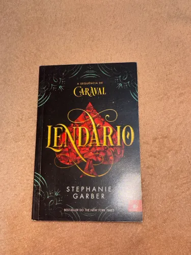 Livro ?Lendário? - Stephanie Garber 